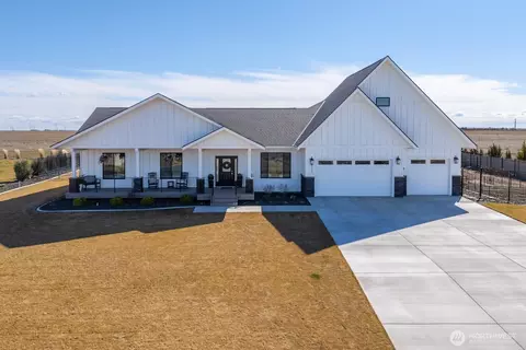 8153 Dune Lake Rd SE, Moses Lake, WA 98837