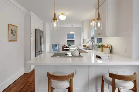 Kitchen - 720 N 46th St, Seattle, WA 98103 photo 1 of 7