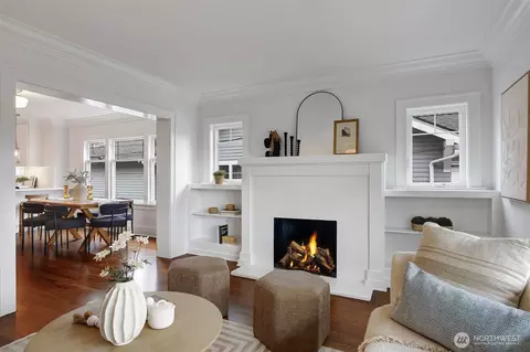 Living - 720 N 46th St, Seattle, WA 98103 photo 5 of 6