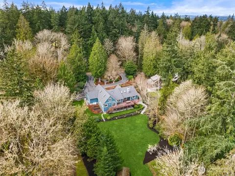 9969 NE Knight Rd, Bainbridge Island, WA 98110