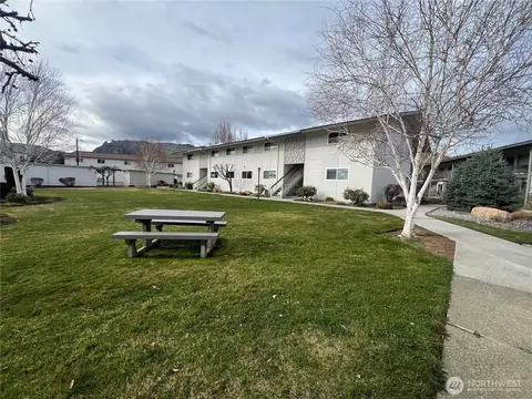 10 S S Cv #10, Wenatchee, WA 98801
