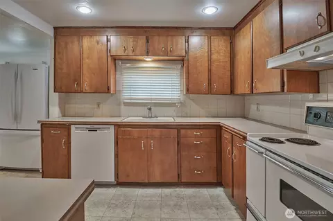 725 N 88th St, Seattle, WA 98103 photo 14