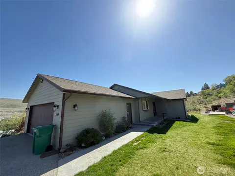 442 Crestview Dr, Okanogan, WA 98840