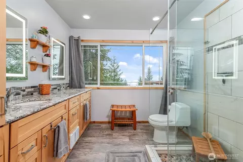Bath - 712 Jupiter Loop Rd, Brinnon, WA 98320 photo 1 of 4