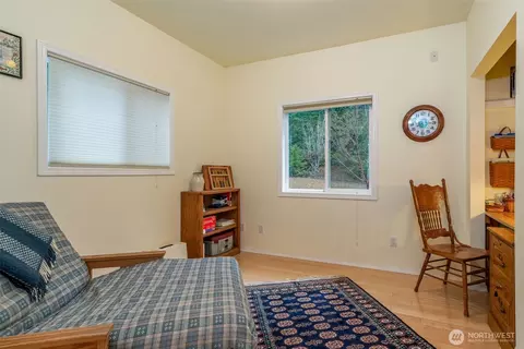 Bedroom - 712 Jupiter Loop Rd, Brinnon, WA 98320 photo 5 of 5