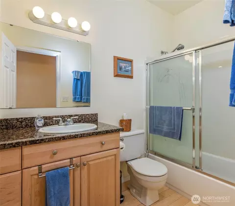 Bath - 712 Jupiter Loop Rd, Brinnon, WA 98320 photo 3 of 4