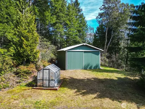 Exterior - 712 Jupiter Loop Rd, Brinnon, WA 98320 photo 3 of 4