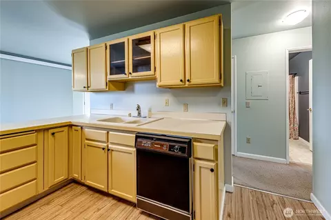 Kitchen - 300 N Sequim Ave #12 D, Sequim, WA 98382 photo 2 of 5