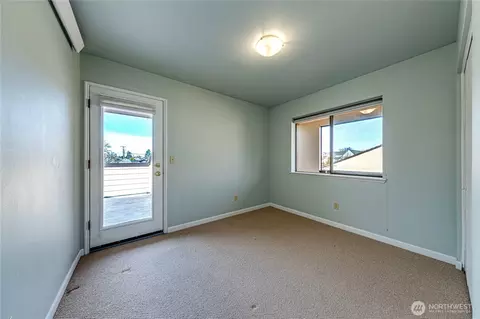 Bedroom - 300 N Sequim Ave #12 D, Sequim, WA 98382 photo 1 of 3