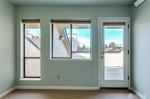 Bedroom - 300 N Sequim Ave #12 D, Sequim, WA 98382 photo 3 of 3