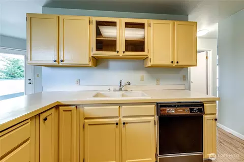 Kitchen - 300 N Sequim Ave #12 D, Sequim, WA 98382 photo 3 of 5