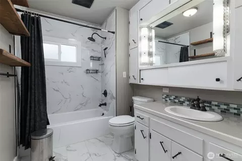 Bath - 1601 Virginia Ave, Everett, WA 98201 photo 1 of 2
