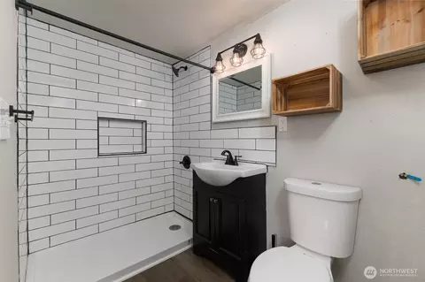 Bath - 1601 Virginia Ave, Everett, WA 98201 photo 2 of 2