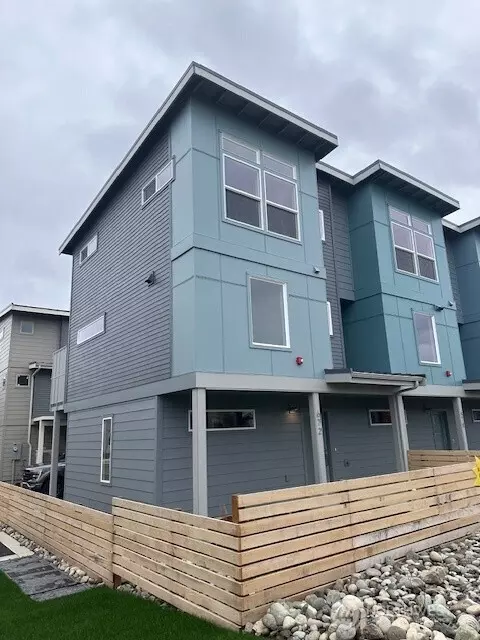 672 W Kline Rd, Bellingham, WA 98226