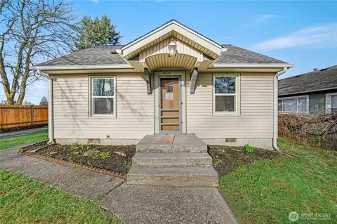 8522 9th Ave Ct E, Tacoma, WA 98445
