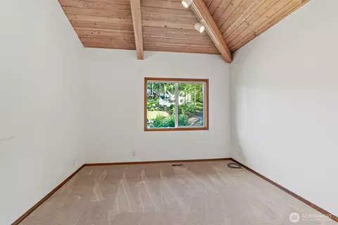 Bedroom - 265 Sunset Dr, Longview, WA 98632 photo 1 of 3