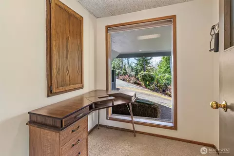 Entry Way - 265 Sunset Dr, Longview, WA 98632 photo 1 of 1
