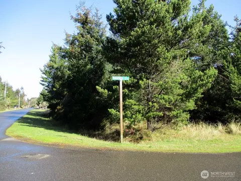 408 Bass Ave NE, Ocean Shores, WA 98569