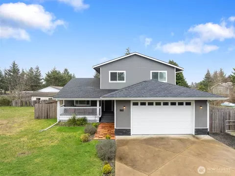 578 Meadow Ave NE, Ocean Shores, WA 98569
