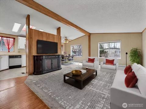 5900 64th St NE #223, Marysville, WA 98270
