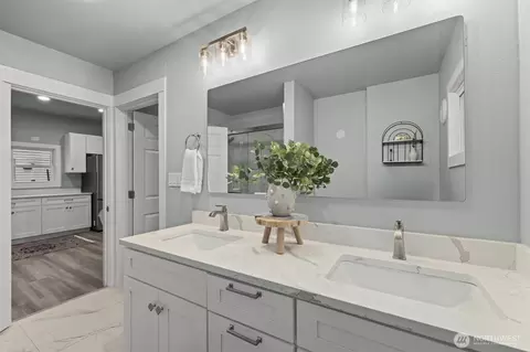 Bath - 2321 Rainier Ave, Everett, WA 98201 photo 3 of 3