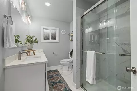Bath - 2321 Rainier Ave, Everett, WA 98201 photo 2 of 3