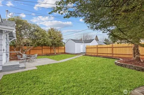 Exterior - 2321 Rainier Ave, Everett, WA 98201 photo 4 of 8