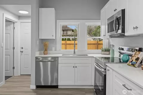 Kitchen - 2321 Rainier Ave, Everett, WA 98201 photo 2 of 2