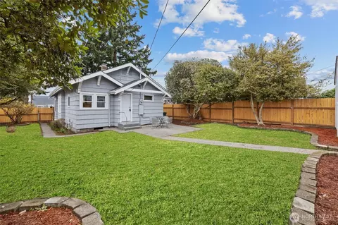 Exterior - 2321 Rainier Ave, Everett, WA 98201 photo 6 of 8