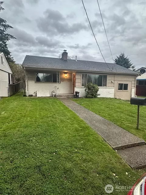 9224 36th Ave S, Seattle, WA 98118