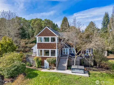 24404 48th Ln SW, Vashon, WA 98070