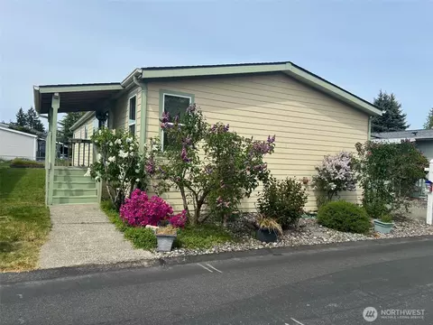 156 NE Zodiac Ln, Bremerton, WA 98311