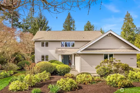 1075 Alexander Pl NE, Bainbridge Island, WA 98110