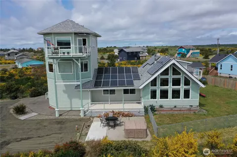 1412 Storm King Ave, Ocean Shores, WA 98569