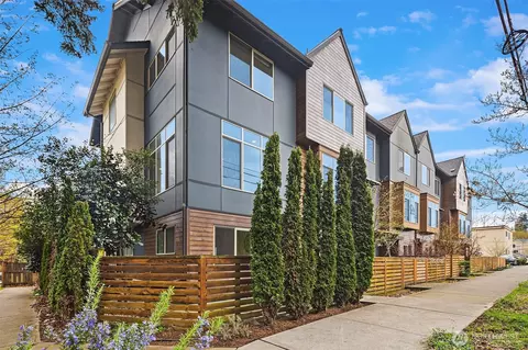 4071 NE 50th St, Seattle, WA 98105
