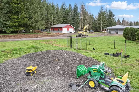 Exterior - 8329 N Telegraph Rd, Everson, WA 98247 photo 4 of 6