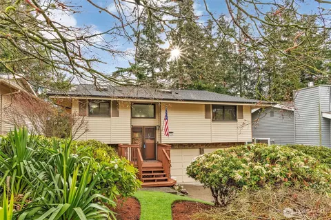 24708 13th Ave S, Des Moines, WA 98198