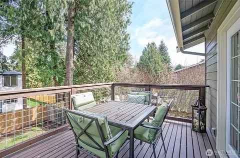 Exterior - 9010 NE 195th St, Bothell, WA 98011 photo 5 of 11
