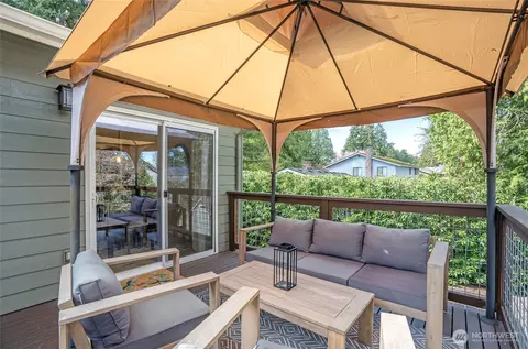 Exterior - 9010 NE 195th St, Bothell, WA 98011 photo 6 of 11