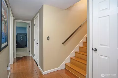 Entry Way - 9010 NE 195th St, Bothell, WA 98011 photo 5 of 6