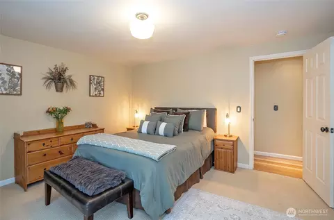 Bedroom - 9010 NE 195th St, Bothell, WA 98011 photo 1 of 5