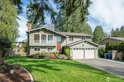 Exterior - 9010 NE 195th St, Bothell, WA 98011 photo 2 of 11