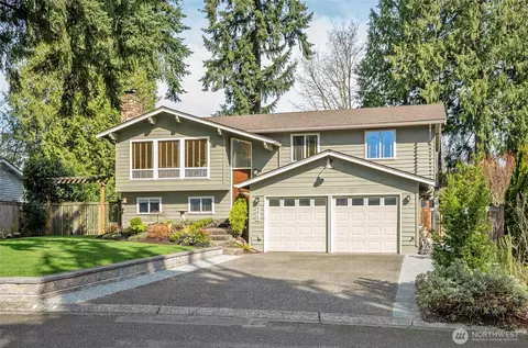 9010 NE 195th St, Bothell, WA 98011