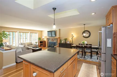 Kitchen - 9010 NE 195th St, Bothell, WA 98011 photo 2 of 7