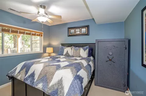 Bedroom - 9010 NE 195th St, Bothell, WA 98011 photo 5 of 5
