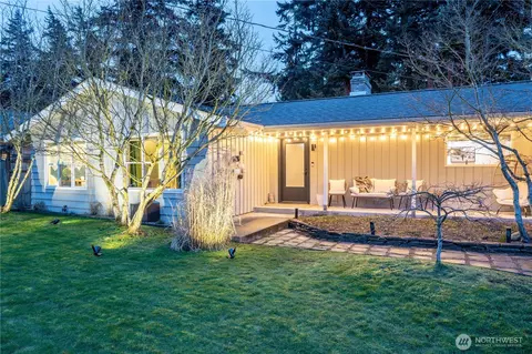 425 Ridgeway Dr, Bellingham, WA 98225
