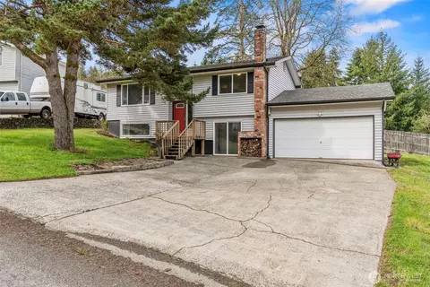 137 Rollingwood Dr, Kelso, WA 98626