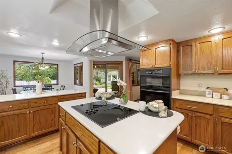 Kitchen - 1522 145th Pl SE, Mill Creek, WA 98012 photo 4 of 4