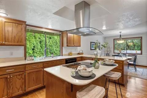 Kitchen - 1522 145th Pl SE, Mill Creek, WA 98012 photo 2 of 4
