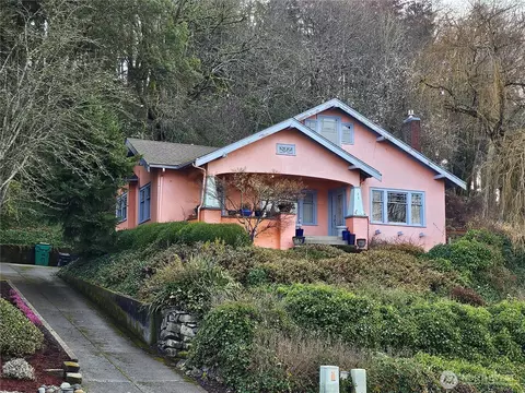 1130 E Bay Dr NE, Olympia, WA 98506